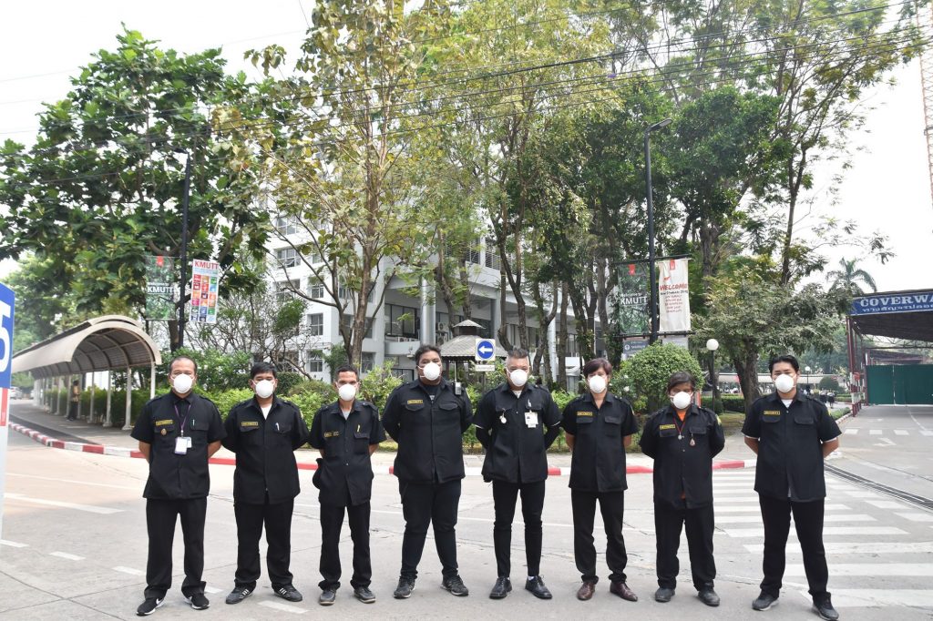 KMUTT provide N95 mask to security guard