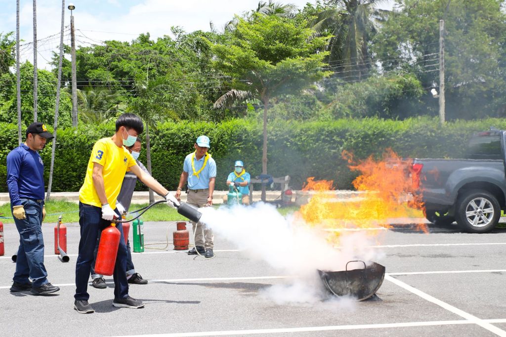 EESH and student dormitory organize a basic fire fighting training