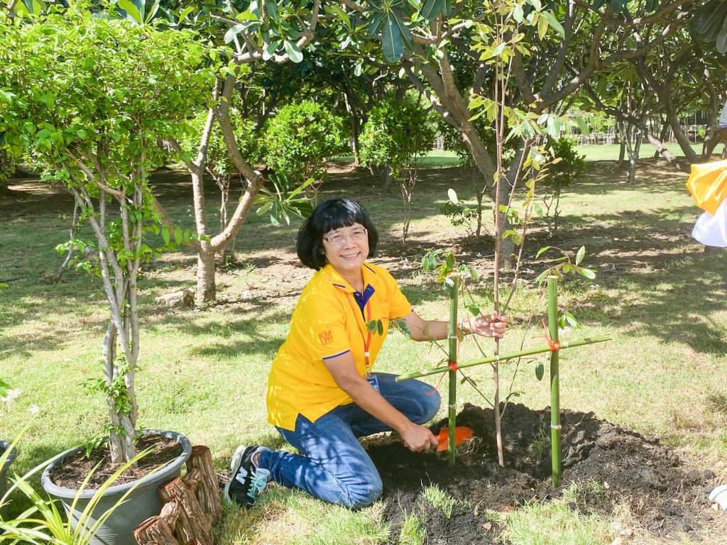 Volunteer “We do from our heart” at KMUTT (Bangkhunthein campus)