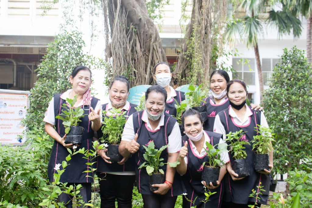 Volunteer “We do from our heart” at KMUTT