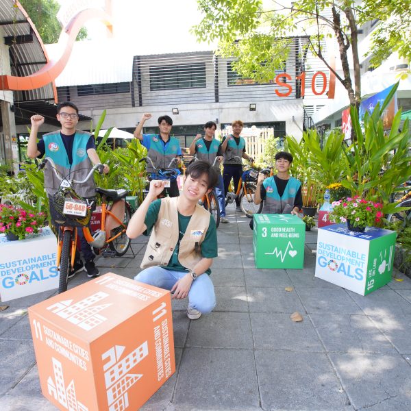 Green Heart Volunteers Manage Waste at KMUTT Graduation Rehearsal Ceremony