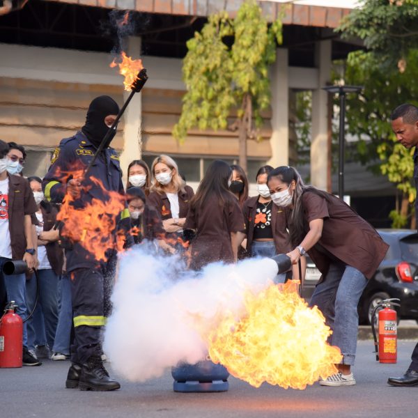 EESH Organizes Basic Firefighting Training for the Faculty of Engineering at KMUTT Bang Mod