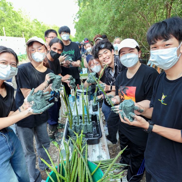 Volunteer Ants for Mangrove Conservation on International Biodiversity Day