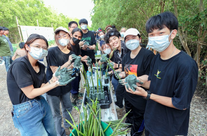 Volunteer Ants for Mangrove Conservation on International Biodiversity Day