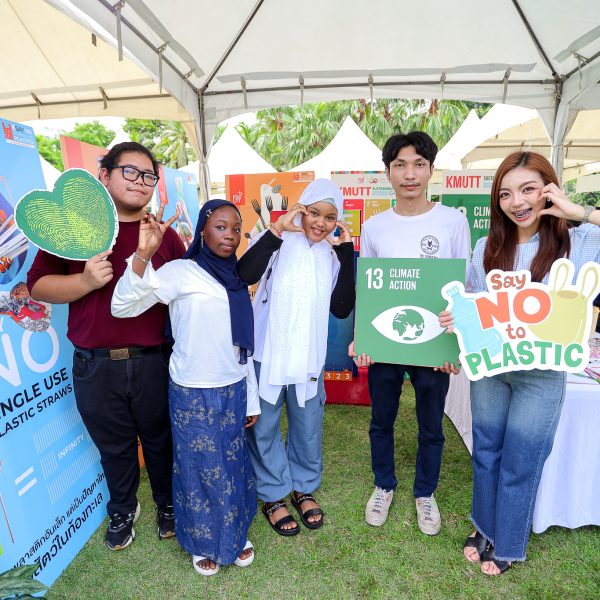 KMUTT Collaborates to Organize Green Market: A Market for Loving the Earth, Promoting Environmentally Friendly Lifestyles
