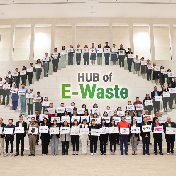 “KMUTT Joins the Drive for “Thai People Free of E-Waste” Campaign