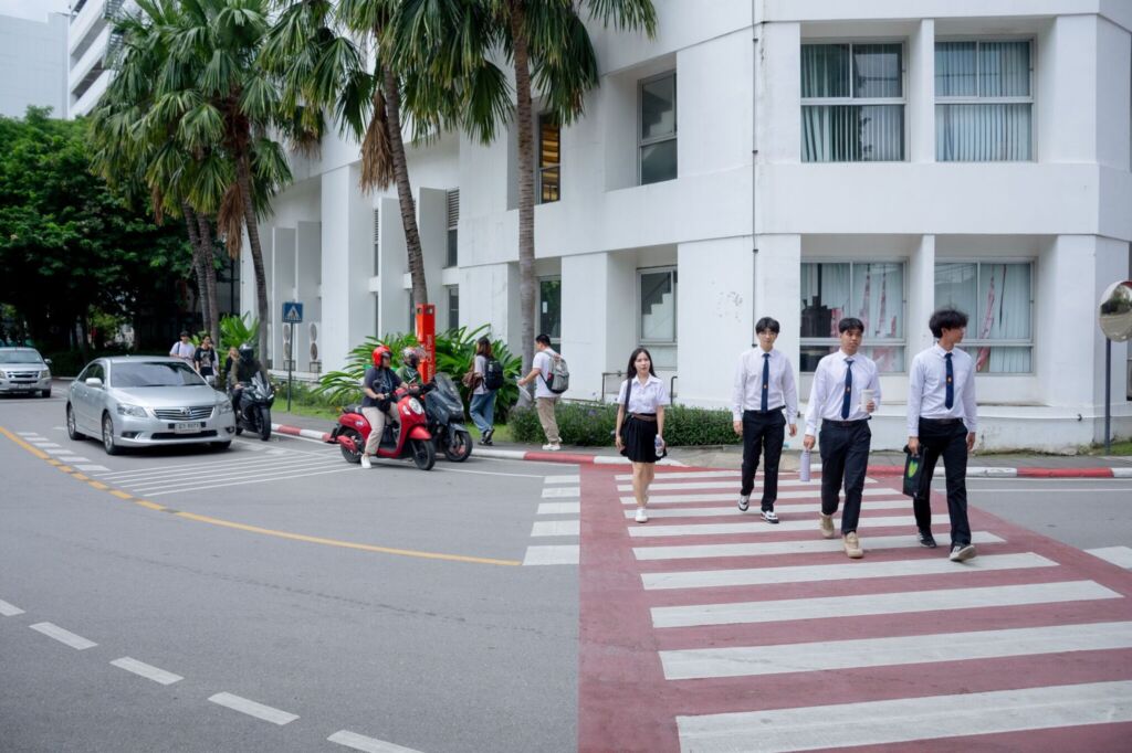 Safe pedestrian crossing