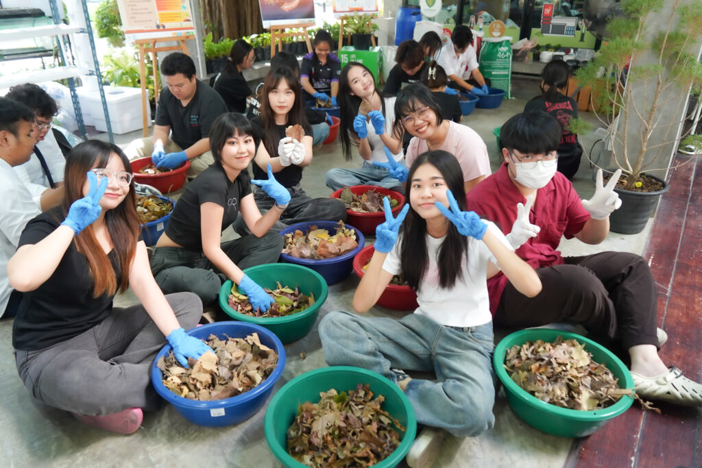 KMUTT Organizes the “Ant Volunteers for Soil Conservation” Project in Celebration of Father’s…