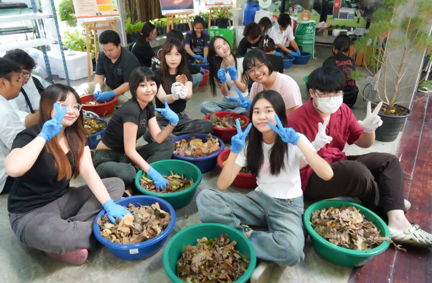 KMUTT Organizes the “Ant Volunteers for Soil Conservation” Project in Celebration…